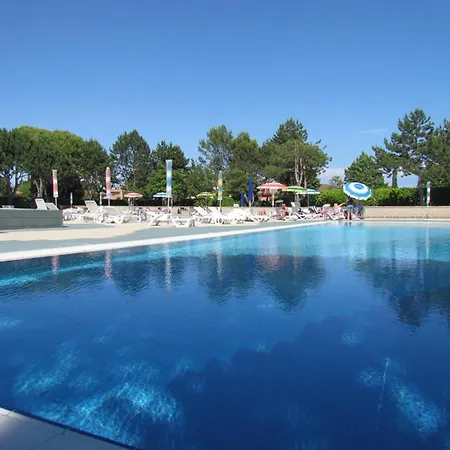 公寓 Homely With Shared Pools - Beahost *