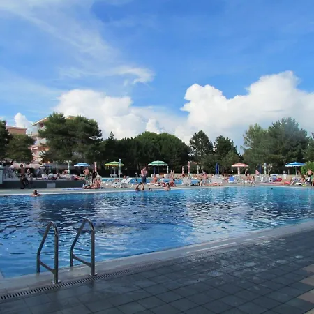 Homely With Shared Pools - Beahost 公寓 *