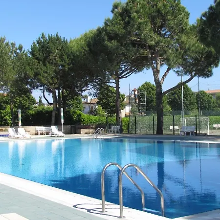 公寓 Homely With Shared Pools - Beahost