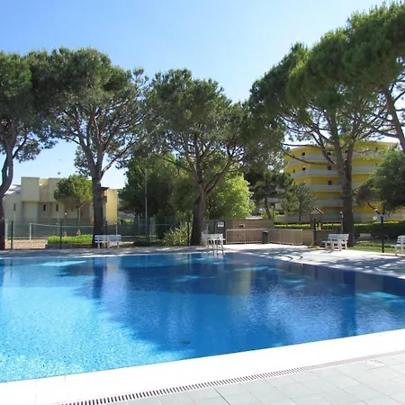 Homely With Shared Pools - Beahost Lägenhet